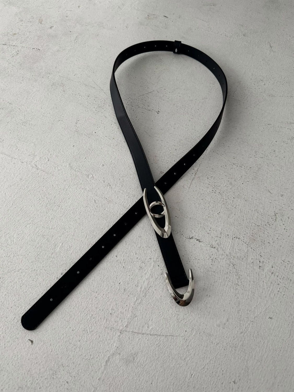 Marthenaut Slim Black Leather Belt Curved Logo Metal Buckle Waist Belt
