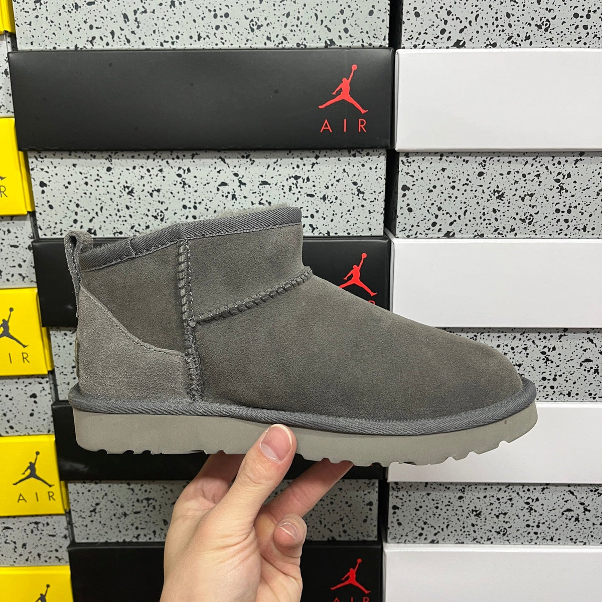 UGG Classic Ultra Mini Boot – Suede Ankle Boot with Shearling Lining, Herringbone Collar & Tonal Lug Sole in Grey