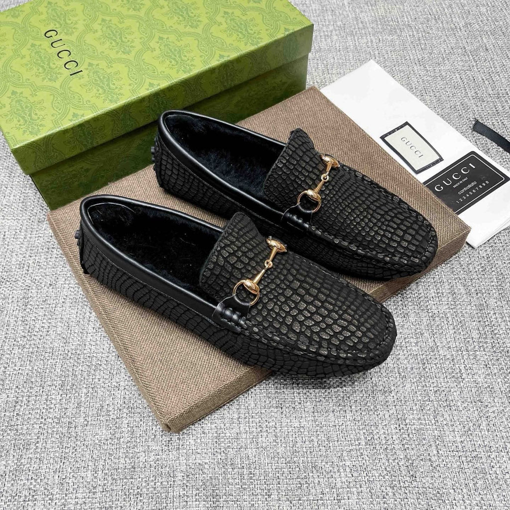 Gucci Men's Black Textured Horsebit-Style Loafers