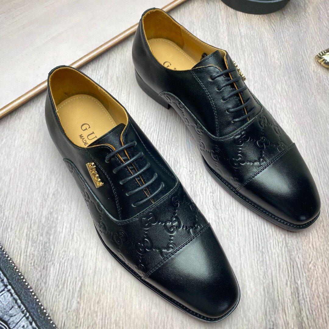 Gucci Black Embossed Lace-Up Dress Shoes