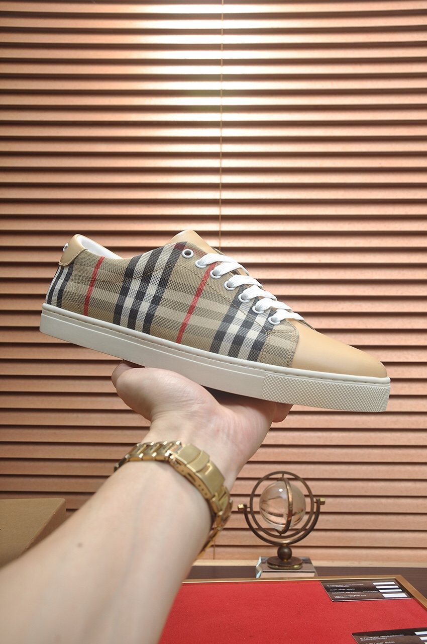Burberry Beige Plaid Low-Top Sneakers - Lace-Up Closure