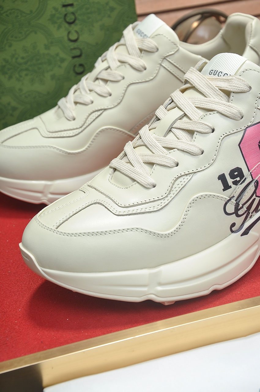 GUCCI Off-White Pink Graphic Sneakers