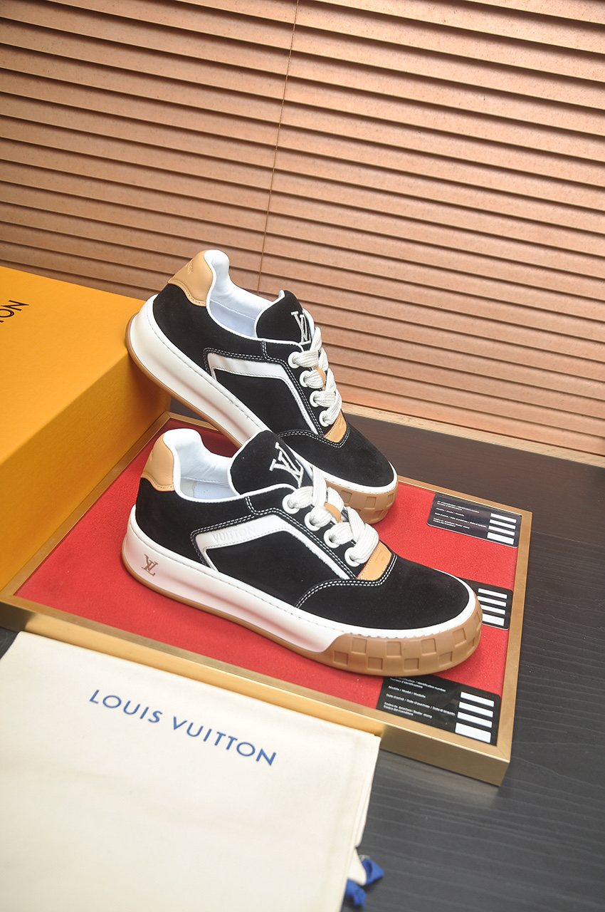 Louis Vuitton Paneled Low-Top Sneakers - Lug Sole