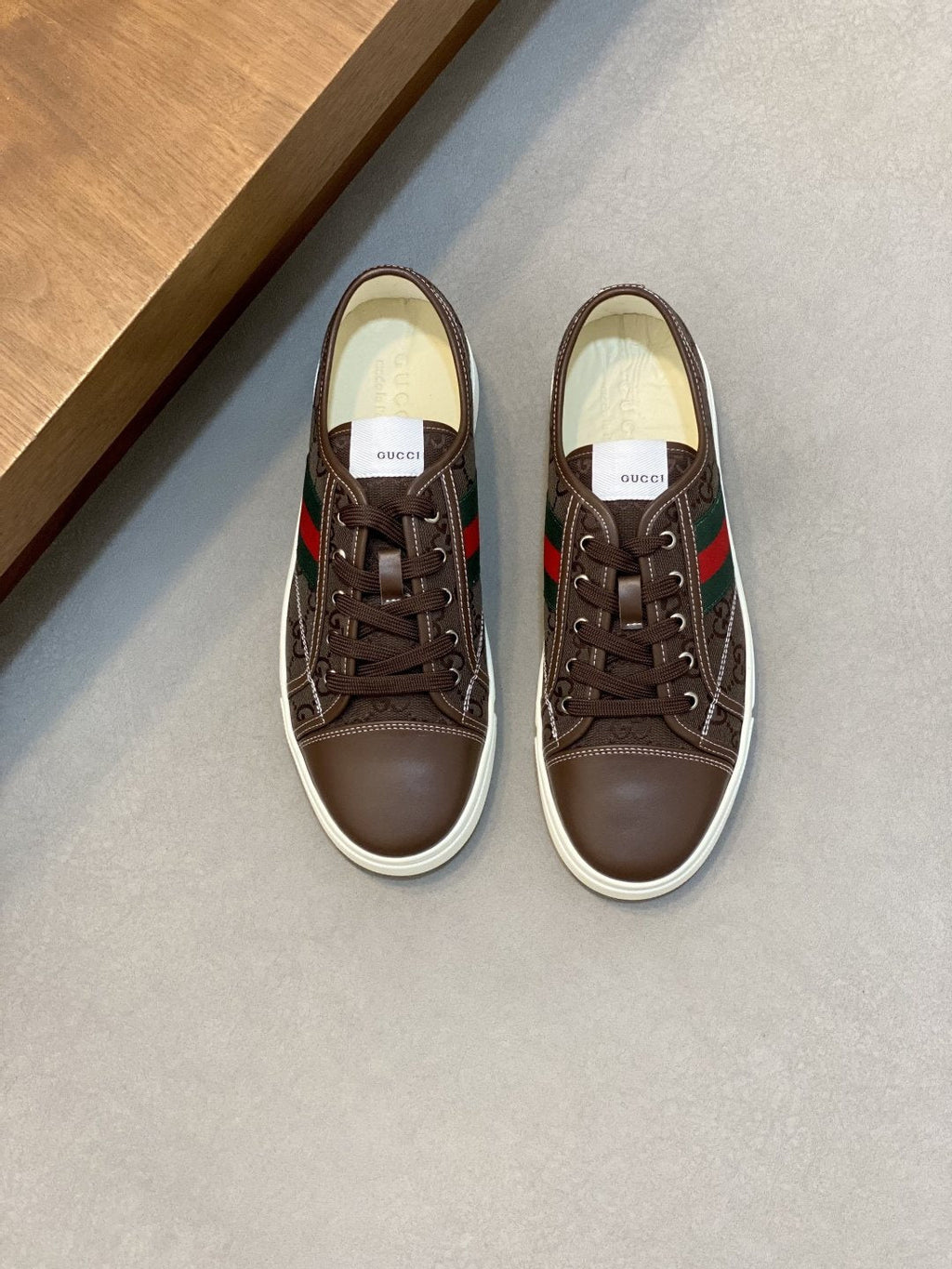 Gucci Green-Red Stripe Low-Top Sneakers
