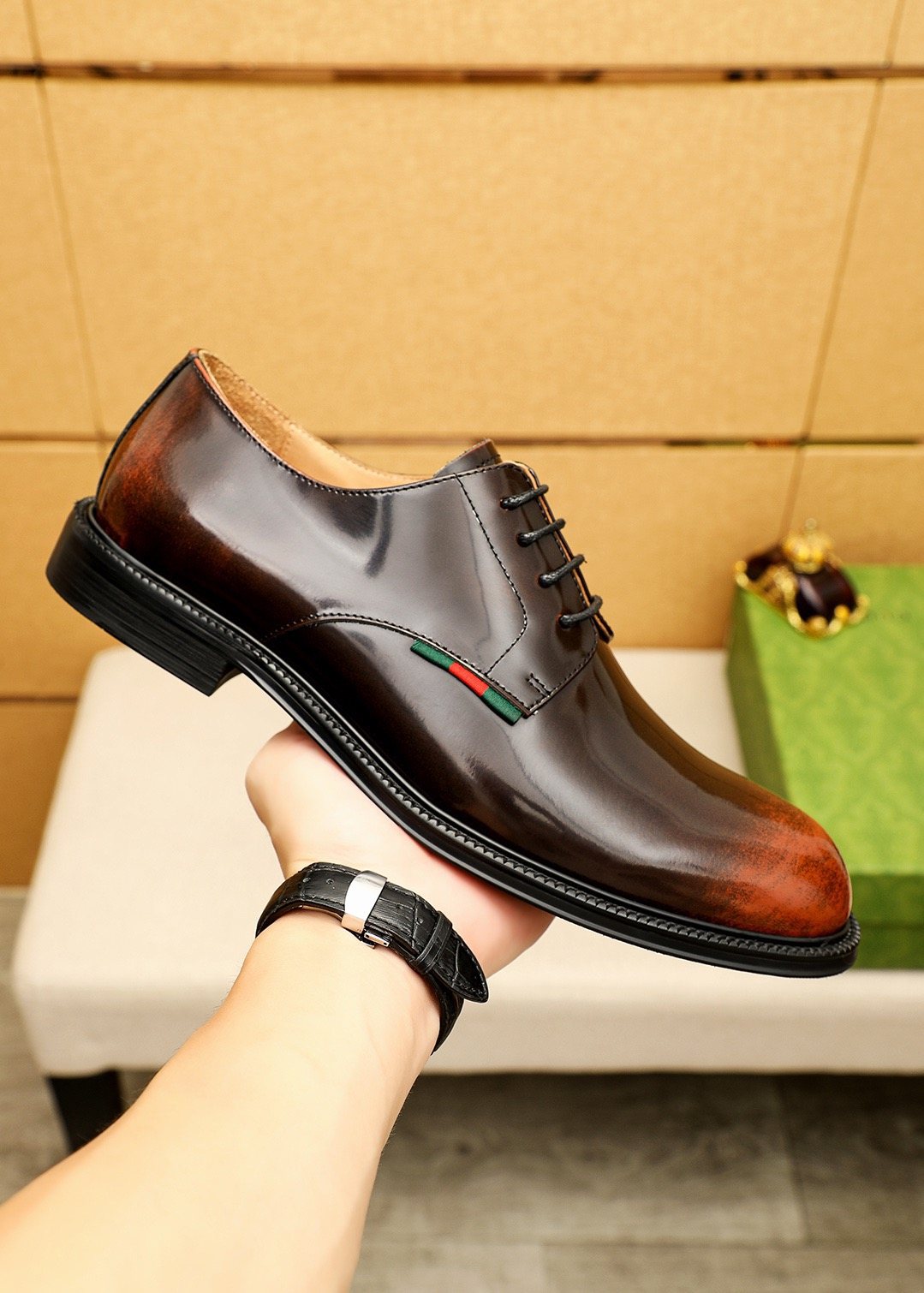 GUCCI Stripe Lace-Up Dress Shoes