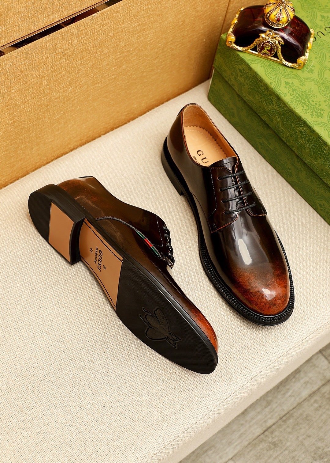 GUCCI Stripe Lace-Up Dress Shoes