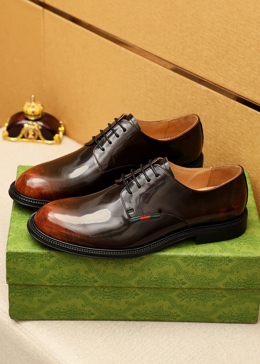 GUCCI Stripe Lace-Up Dress Shoes